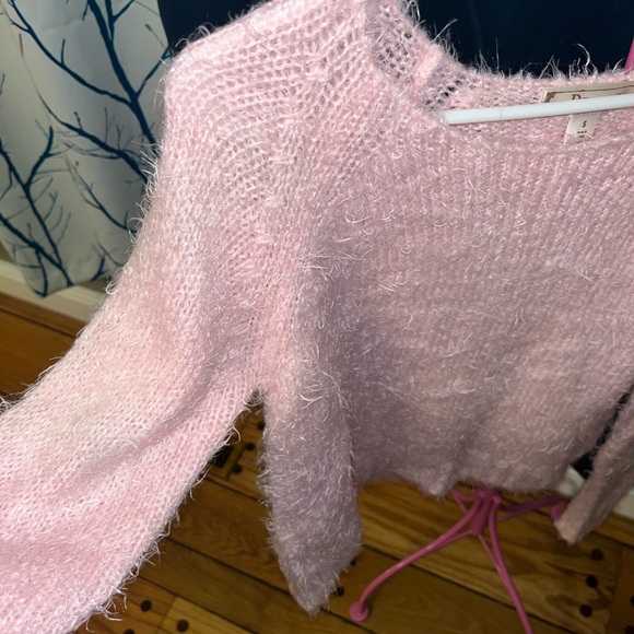 Baby pink super fuzzy sweater sparkle - Picture 3 of 5